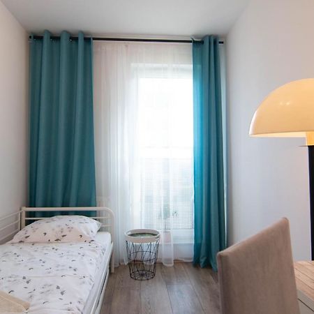 Apartament Loftowy Wypoczynek Goldair Apartment Poznan Bagian luar foto