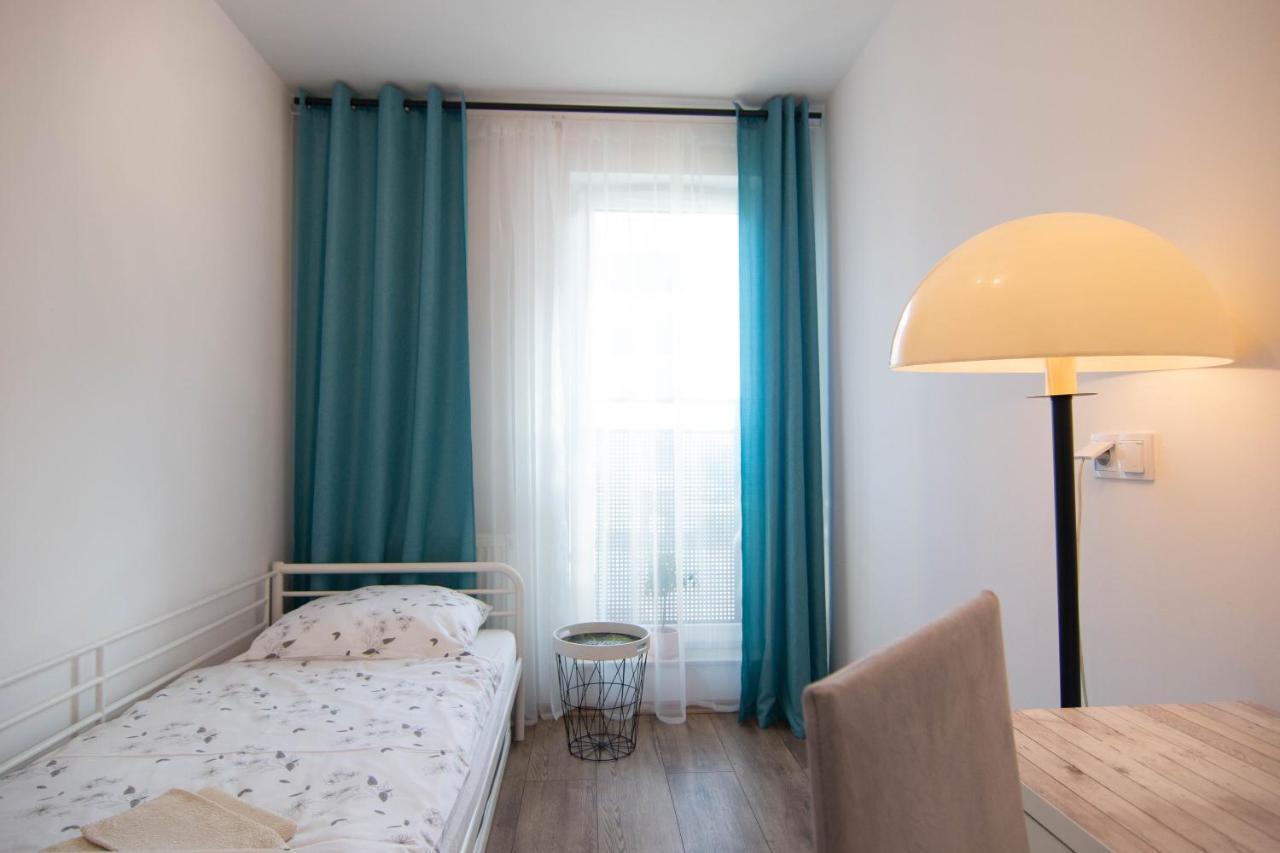 Apartament Loftowy Wypoczynek Goldair Apartment Poznan Bagian luar foto