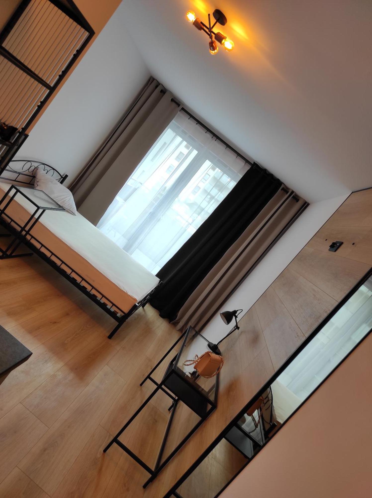 Apartament Loftowy Wypoczynek Goldair Apartment Poznan Ruang foto